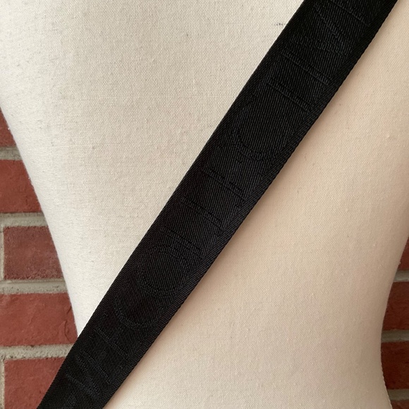 Vee Collective Berlin Burgundy Quilted “Porter”Sling Crossbody Bag NWOT - Picture 11 of 15